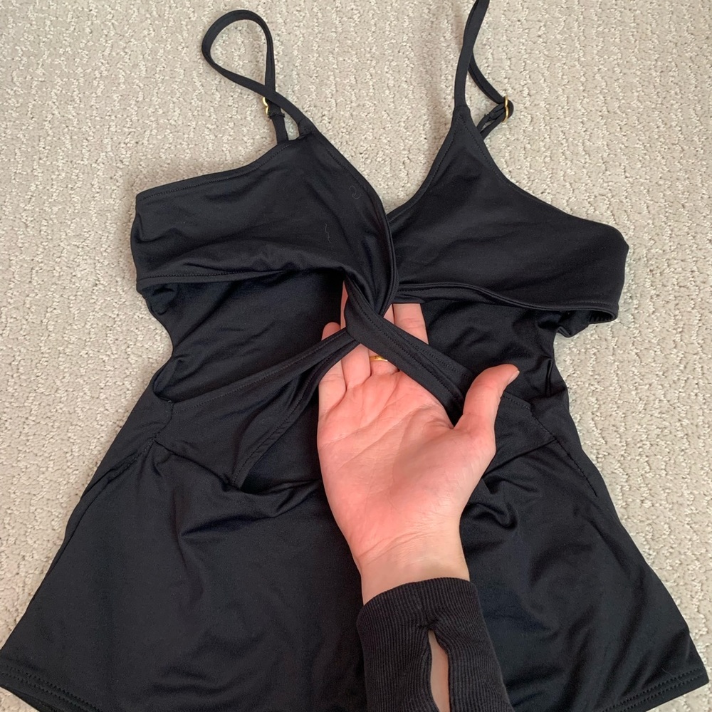 L*space twist front one piece